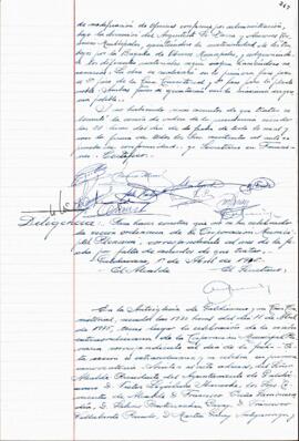 Udalbatzak 1975ko apirilaren 18an egindako ezohiko bilkuraren akta