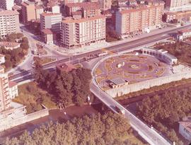 Fotografía de la vista aérea parcial del núcleo central, parque Plazacoeche y la carretera N-634