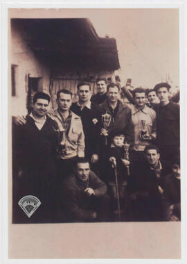Reparto de premios en Dima año 1965